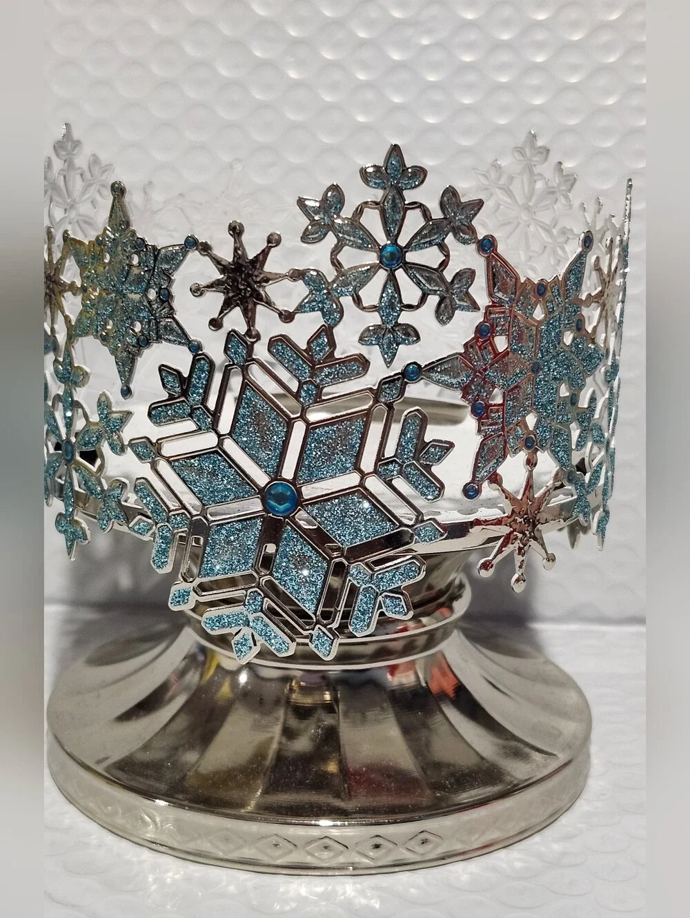 Bath & Body Works 3 Wick Candle Holder Sleeve Stained Glass Snowflake Holiday - Picture 3 of 6